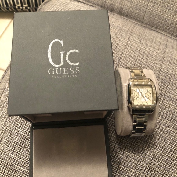 Guess Accessories - Guess silver watch